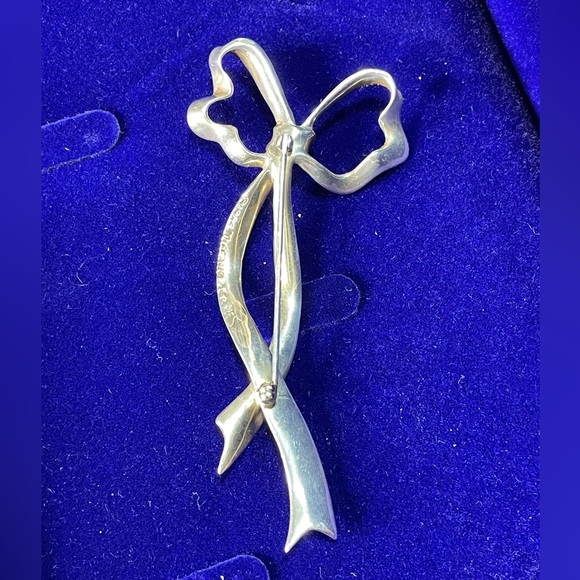 Tiffany and Co. 925 Sterling Bow Brooch - Picture 2 of 3
